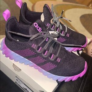 Brand 🆕Adidas Kids- Size 4.5Y